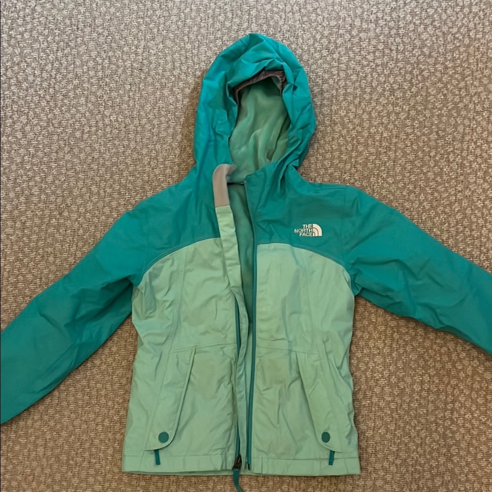 The North Face Green Raincoat Lightweight Water-Resistant